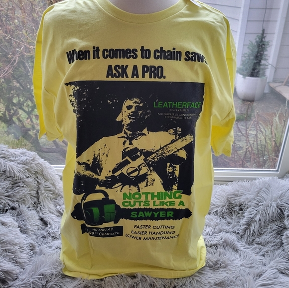 Texas Chainsaw Massacre | Throwback Leatherface Tee - Picture 2 of 5